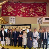 Lễ trao tặng rèm thêu Việt Nam tại Lễ hội Gion 2023